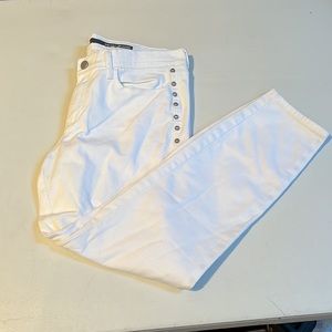 DKNY by Donna Karen  size 8 white jeans cropped denim silver studs